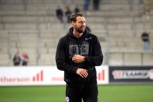 Coach Michél Kniat (DSC Arminia Bielefeld) saw a good performance from his team in the 3-0 win in Freiburg in the match of the 3rd FBL 23-24 25.  DFL REGULATIONS PROHIBIT ANY USE OF PHOTOGRAPHS AS IMAGE SEQUENCES AND/OR QUASI-VIDEONann  Photo: Joachim Hahne/johapress