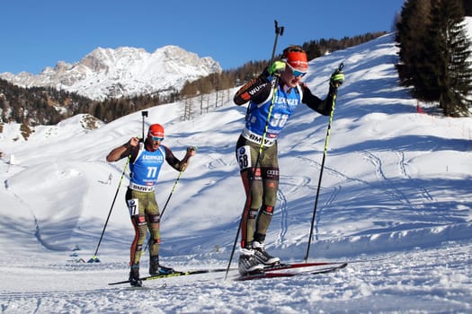 The German biathletes had nothing to do with the awarding of medals in the individual competition - here v.li duel. Arnd Peiffer (Clausthal-Zellerfeld) and Benedikt Doll (SZ Breitnau/front) together on the climb - IBU Biathlon World Championships Hochfilzen 2017 - Men's Individual