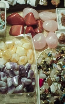 Stone ornaments and polished stones, cut minerals, samples of stone-cutting art in the exhibition.