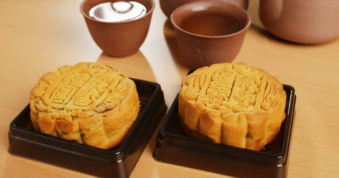 Moon cakes and Chinese tea