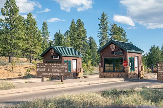 Bryce Canyon, USA - May 31, 2022: entrance hut and checkpoint with ticket sale for Bryce canyon national park.