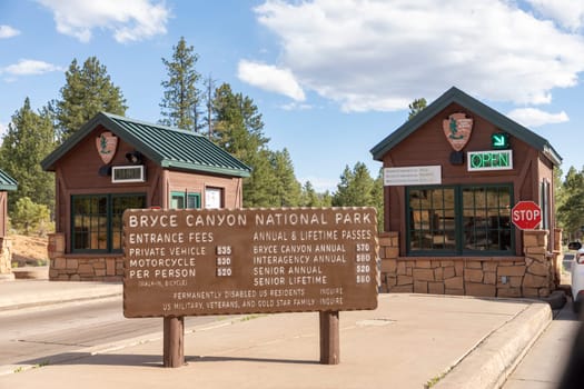 Bryce Canyon, USA - May 31, 2022: entrance hut and checkpoint with ticket sale for Bryce canyon national park.