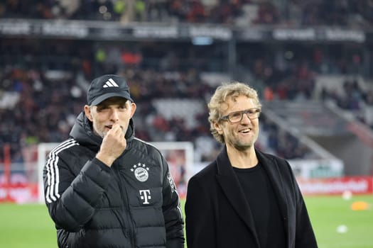 Bayern coach Thomas Tuchel with Bayern press spokesman Dieter Nickles at the match of the 1st FBL: 23-24: 24.  DFL REGULATIONS PROHIBIT ANY USE OF PHOTOGRAPHS AS IMAGE SEQUENCES AND/OR QUASI-VIDEONann  Photo: Joachim Hahne/johapress