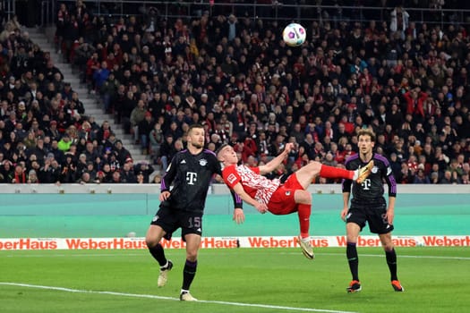 Roland Sallai (SC Freiburg) is almost horizontal in the air with a side-footed shot,Eric Dier (FC Bayern Munich) and Leon Goretzka (FC Bayern Munich) are the godfather of the Europa League - Qualification 1/8 Final,SC Freiburg vs RC Lens