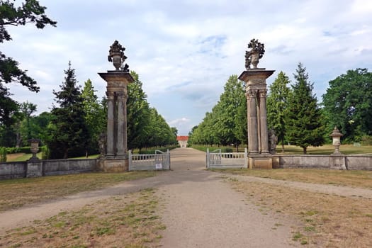 Eingang zum Schlosspark von Schloss Rheinsberg, Brandenburg, Deutschland