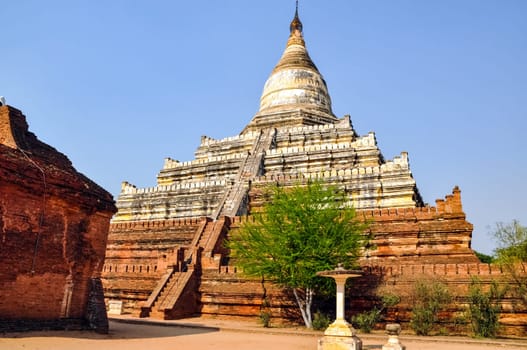 Valley of a thousand pagodas in Myanmar. The ancient religious city of Pagan with pagodas and shrines.