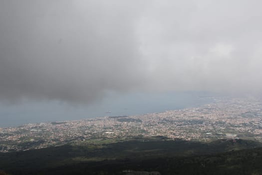 Vesuvius, a walk to Vesuvius tour for tourists.