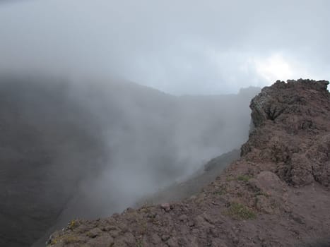 Vesuvius, a walk to Vesuvius tour for tourists.