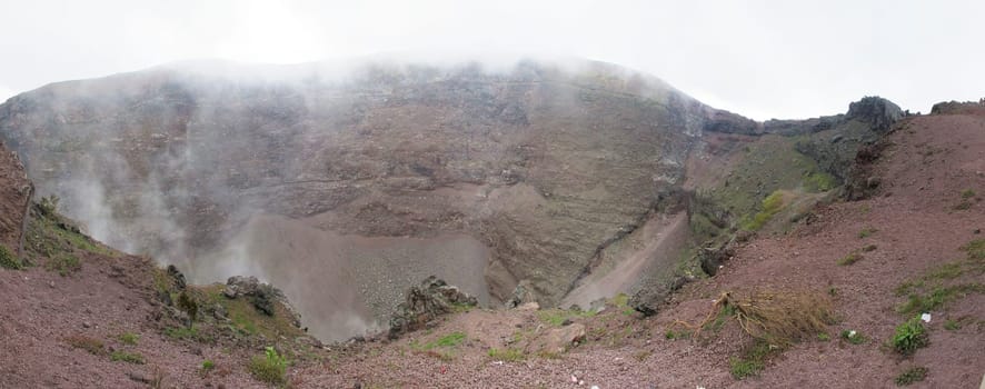 Vesuvius, a walk to Vesuvius tour for tourists.
