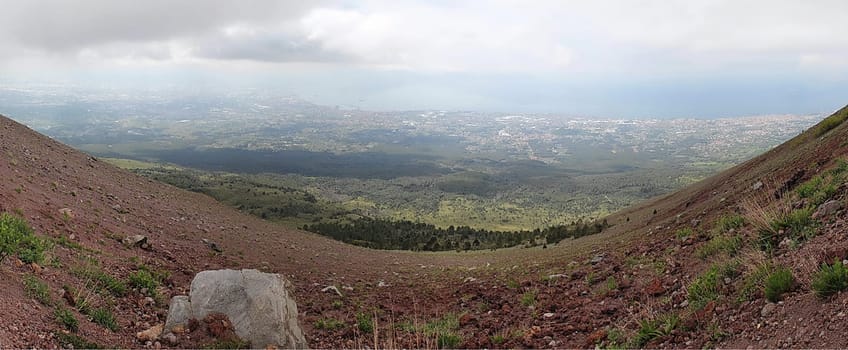 Vesuvius, a walk to Vesuvius tour for tourists.