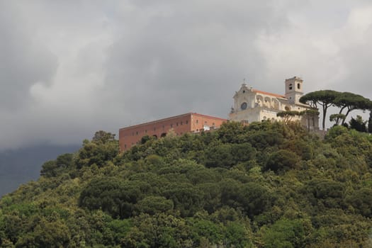 Vesuvius, a walk to Vesuvius tour for tourists.