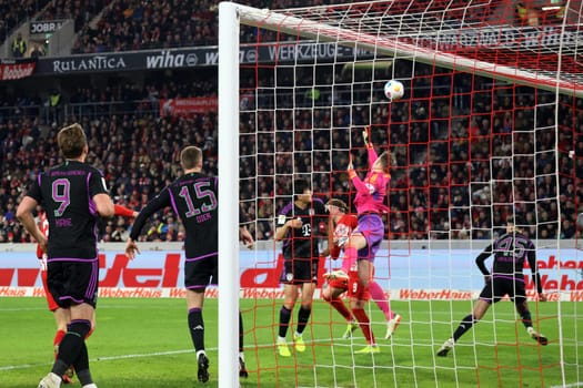 Goalkeeper Manuel Neuer (FC Bayern Munich) made a save in the match of the 1st FBL: 23-24: 24. Sptg. SC Freiburg - FC Bayern Munich  DFL REGULATIONS PROHIBIT ANY USE OF PHOTOGRAPHS AS IMAGE SEQUENCES AND/OR QUASI-VIDEONann  Photo: Joachim Hahne/johapress