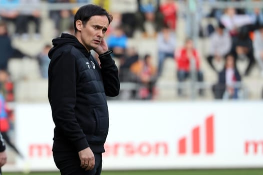 Coach Florian Schnorrenberg (VfB Lübeck) at the match of the 3. FBL 23-24 29. Sptg. SC Freiburg II vs VfB Lübeck  DFL REGULATIONS PROHIBIT ANY USE OF PHOTOGRAPHS AS IMAGE SEQUENCES AND/OR QUASI-VIDEONann  Photo: Joachim Hahne/johapress