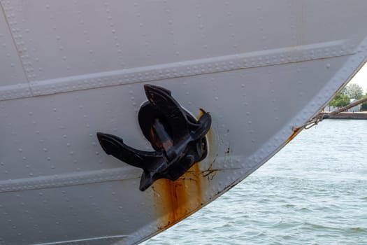 a close up of boat anchor