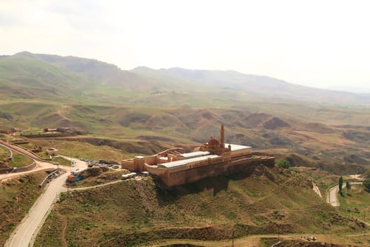 Spectacular view from the Dogubeyazit Castle onto the Ishak Pasha Palace, Sarayi and the surrounding landscape Dogubeyazit, Turkey 2022