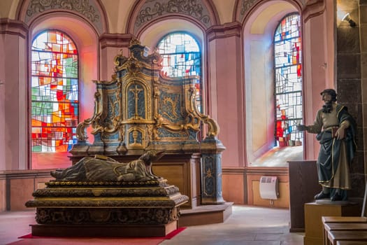 ehemalige Pfarrkirche Sankt Peter und Paul, Luxemburg, Echternach