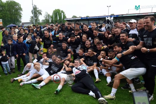 Championship celebrations after promotion to the Regionalliga,jubilation,hustle and bustle,cheerfulness - or look victory. Coach Mario Klotz (Villingen 08) and the players enjoy the moment,let the fans celebrate after the promotion to the football regional league southwest after the match of the OL BaWü: 23-24 - 34th matchday - FC 08 Villingen - CFR Pforzheim