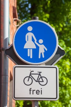 Traffic sign Pedestrian path, Cycling permitted, Cyclist free, Germany