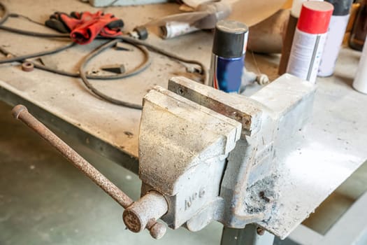 Division of equipment and small industrial tools in the factory.