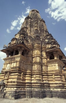 a view of the Erotic Temple and Hindu Temple of Kandarija Mahadeva Temple in the city of Khajurao in Province Madhya Pradesh in India.  India, Khajurao, April, 1998