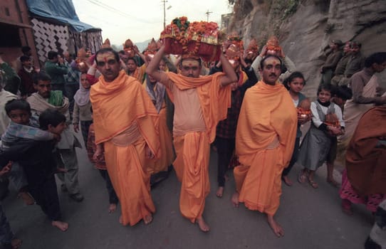 Hindi Pilgrim at a ceremony at the Holy Ganges River in the city of Haridwar in the Province Uttarakhand in India.  India, Haridwar, February, 1998