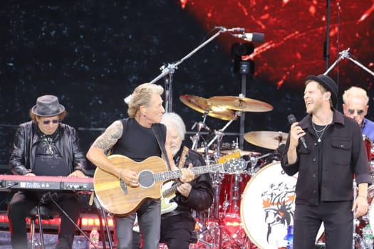 Peter Maffay,Johannes Oerding,Peter Maffay & Band - We Love Rock 'n' Roll - Farewell Tour 2024,Trabrennbahn Bahrenfeld,Hamburg,07.07.2024