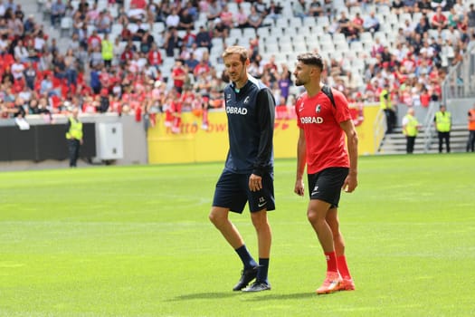 Head coaches Julian Schuster (SC Freiburg) and Vincenzo Grifo (SC Freiburg) at the start of training for Bundesliga club SC Freiburg 2024  DFL REGULATIONS PROHIBIT ANY USE OF PHOTOGRAPHS AS IMAGE SEQUENCES AND/OR QUASI-VIDEONann  Photo: Joachim Hahne/johapress