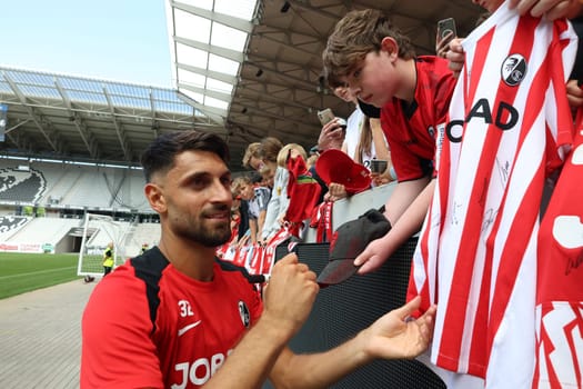 The autographs of Vincenzo Grifo (SC Freiburg) were of course also in high demand among the young fans after the start of training for Bundesliga football club SC Freiburg 2024  DFL REGULATIONS PROHIBIT ANY USE OF PHOTOGRAPHS AS IMAGE SEQUENCES AND/OR QUASI-VIDEONann  Photo: Joachim Hahne/johapress
