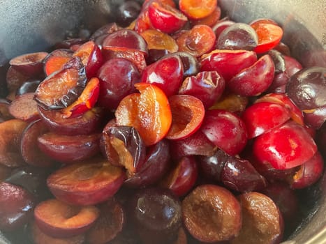 Production of homemade plum the juice