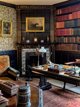 Room interior at Speke Hall, a wood-framed wattle-and-daub Tudor manor house in Speke, Liverpool in northwest England. It is one of the finest surviving examples of its kind. Dates from 1530.