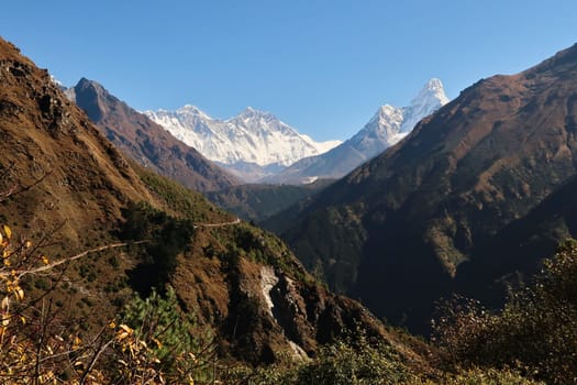 View from the Tenzing Norgay Memorial Chhorten, Stupa, the peaks of Mount Everest, Lhotse and Ama Dablam are towering over the village of Tengboche, Tangboche, Mount Everest Basecamp Trek, EBC, Nepal 2022