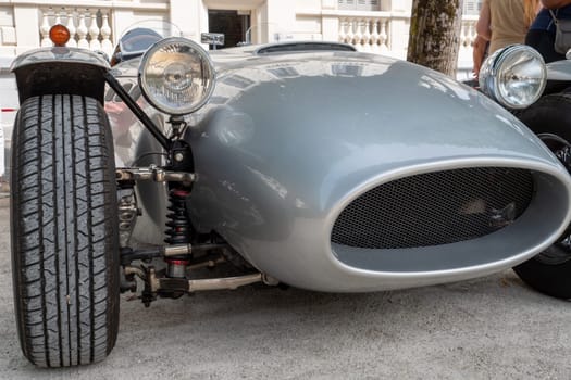 a nose of an old sports car