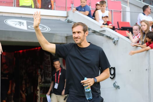 Head coach Julian Schuster (SC Freiburg) at the football test match: SC Freiburg - AC Fiorentina  REGULATIONS PROHIBIT ANY USE OF PHOTOGRAPHS AS IMAGE SEQUENCES AND/OR QUASI-VIDEONann  Photo: Joachim Hahne/johapress