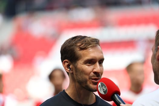 Head coach Julian Schuster (SC Freiburg) at the football test match: SC Freiburg - AC Fiorentina  REGULATIONS PROHIBIT ANY USE OF PHOTOGRAPHS AS IMAGE SEQUENCES AND/OR QUASI-VIDEONann  Photo: Joachim Hahne/johapress