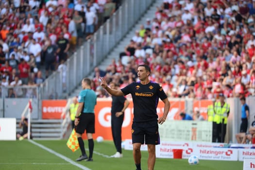 Head coach Raffaele Palladino (AC Fiorentina) during the football test match: SC Freiburg - AC Fiorentina  REGULATIONS PROHIBIT ANY USE OF PHOTOGRAPHS AS IMAGE SEQUENCES AND/OR QUASI-VIDEONann  Photo: Joachim Hahne/johapress