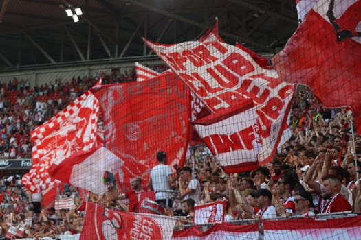 Good atmosphere in the Freiburg fan block,the spectators show their colours at the match of the 1st FBL: 24-25: 1. Sptg. SC Freiburg - VfB Stuttgart  DFL REGULATIONS PROHIBIT ANY USE OF PHOTOGRAPHS AS IMAGE SEQUENCES AND/OR QUASI-VIDEONann  Photo: Joachim Hahne/johapress