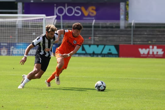 Tevfik Ceylan (FC 08 Villingen) outpaces his Frankfurt opponent in the match of the Football RL SW 24-25: 6th Sptg: FC 08 Villingen vs Eintracht Frankfurt U21