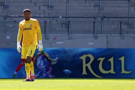 Goalkeeper Noah Atubolu (SC Freiburg) at the football friendly: SC Freiburg - FC Basel  REGULATIONS PROHIBIT ANY USE OF PHOTOGRAPHS AS IMAGE SEQUENCES AND/OR QUASI-VIDEONann  Photo: Joachim Hahne/johapress
