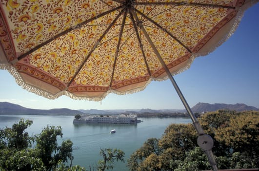 a view of the Jagmandir Palace on the Pichhola Lake in the Town of Udaipur in the Province of Rajasthan in India.  India, Udaipur, January, 1998