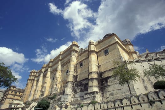 The City Palace and Hotel in the Town of Udaipur in the Province of Rajasthan in India.  India, Udaipur, January, 1998