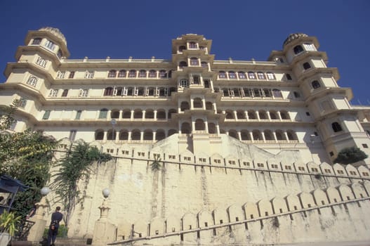 The City Palace and Hotel in the Town of Udaipur in the Province of Rajasthan in India.  India, Udaipur, January, 1998