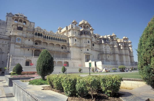 The City Palace and Hotel in the Town of Udaipur in the Province of Rajasthan in India.  India, Udaipur, January, 1998