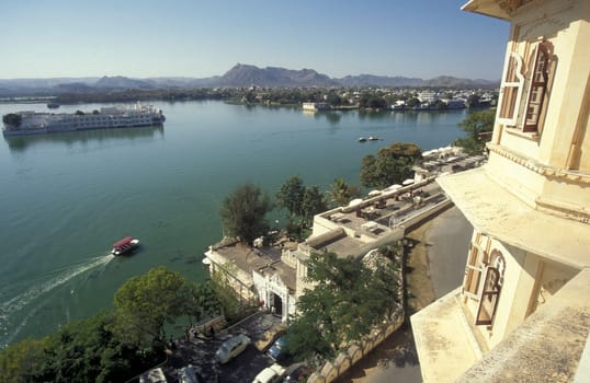 a view from the City Palace and Hotel with the Pichhola Lake in the Town of Udaipur in the Province of Rajasthan in India.  India, Udaipur, January, 1998