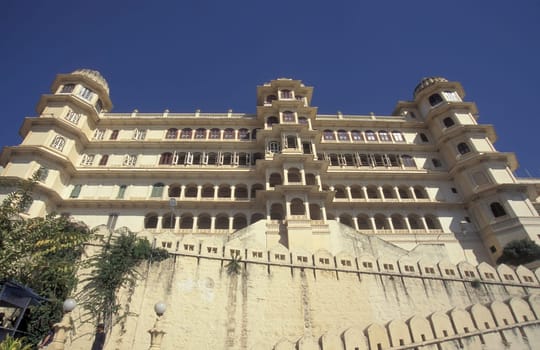 The City Palace and Hotel in the Town of Udaipur in the Province of Rajasthan in India.  India, Udaipur, January, 1998