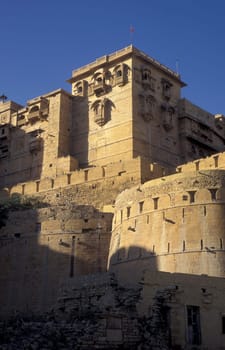 a view of the Jaisalmer Fort in the old Town of Jaisalmer in the Province of Rajasthan in India.  India, Jaisalmer, January, 1998