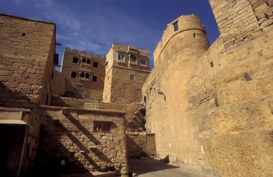 a view of the Jaisalmer Fort in the old Town of Jaisalmer in the Province of Rajasthan in India.  India, Jaisalmer, January, 1998