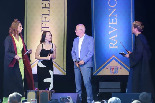 Madita van Huelsen,Evanna Lynch,Peter Tschentscher,Jannik Schuemann,Harry Potter Fantag,Harry Potter Theater hamburg,01.09.2024