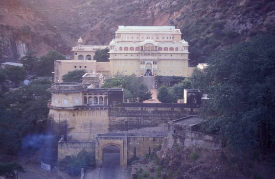 a view of the Samode Palace Hotel near the City of Jaipur in the Province of Rajasthan in India.  India, Jaipur, January, 1998