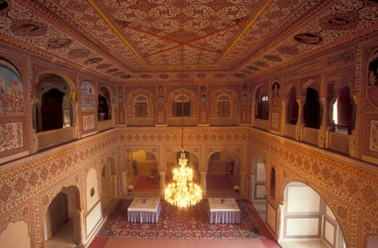 Inside the Samode Palace Hotel near the City of Jaipur in the Province of Rajasthan in India.  India, Jaipur, January, 1998