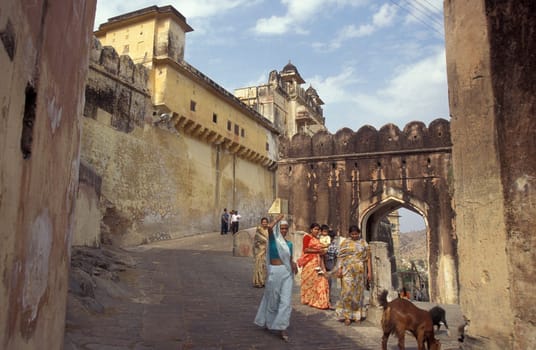 the way to the entrance of the Meherangarh in the Town of Jodhpur in the Province of Rajasthan in India.  India, Jodhpur, January, 1998